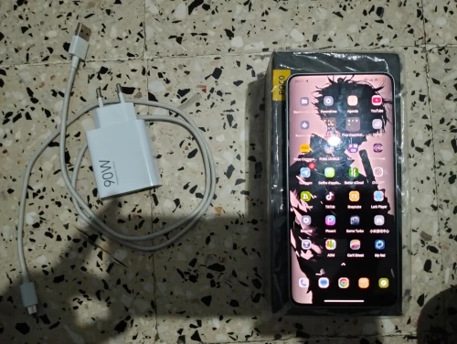 Poco f6 