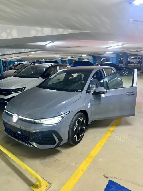 Volkswagen Golf 8 2025 R-Line