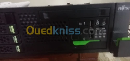 FUJITSU SERVER PY RX300S8 8x2.5