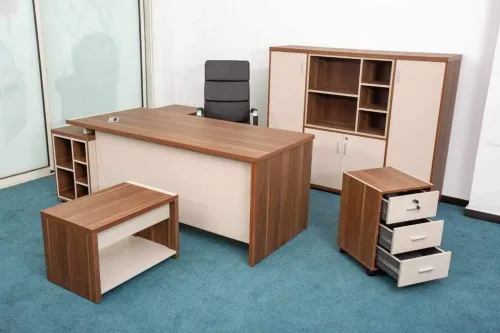 ENSEMBLE DE BUREAU / CHAISE / ARMOIRE/ BUREAU COMPLET 