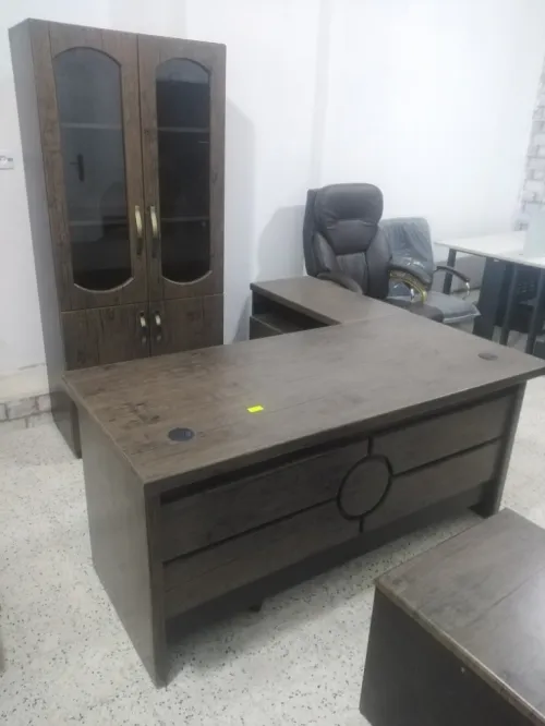 ENSEMBLE DE BUREAU / CHAISE / ARMOIRE/ BUREAU COMPLET 