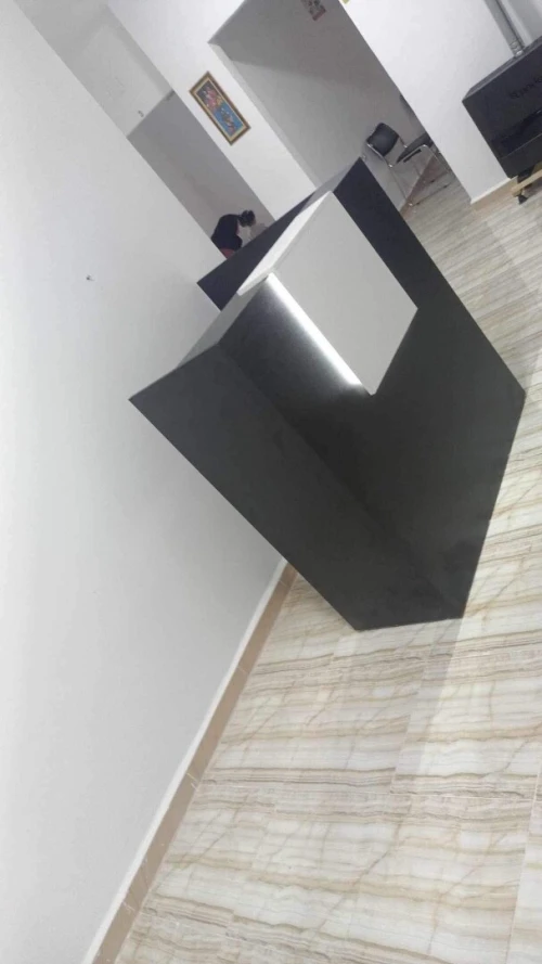 Fabrication Comptoirs de réception moderne sur mesure 