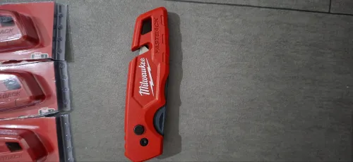 Milwaukee fastback knife