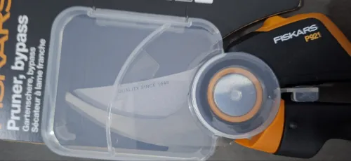 Fiskars sécateur à lame