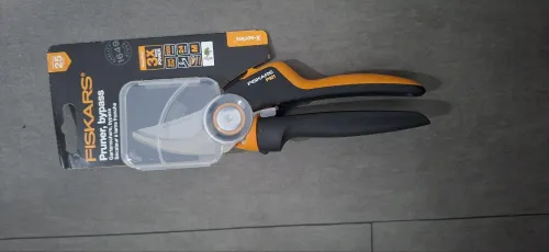 Fiskars sécateur à lame