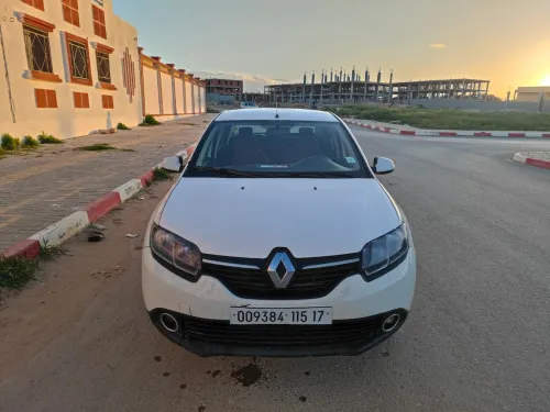 Renault سيمبول 2015 لاتوات