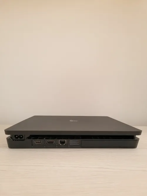 PS4 slim