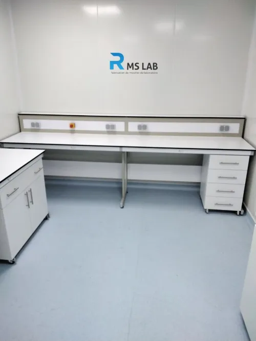 Fabrication de mobilier de laboratoire