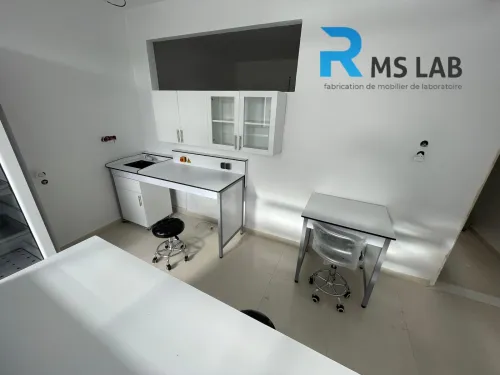 Fabrication de mobilier de laboratoire