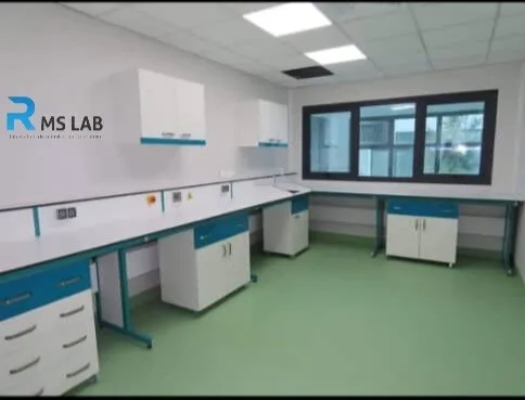 Fabrication de mobilier de laboratoire