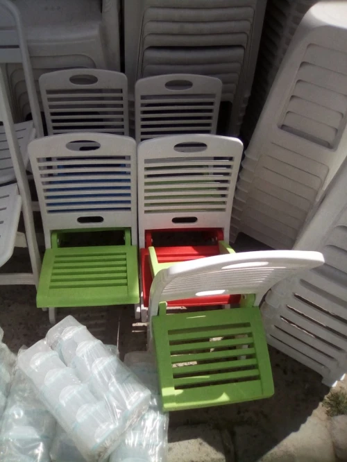 Tables et chaises طاولة طابلة و كراسي 