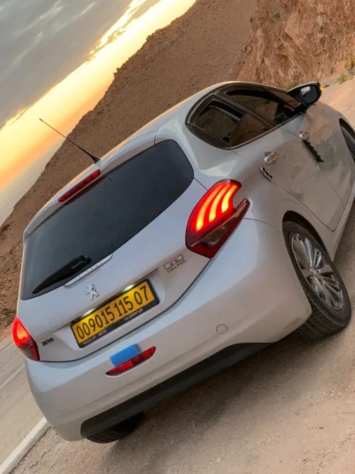 Peugeot 208 2015 Access Facelift