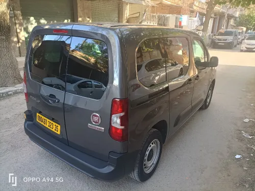 Fiat Doblo 2023 Italien
