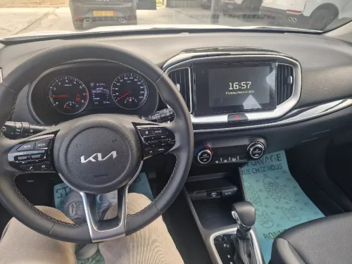 Kia KX1 2025 Avec toit ouvrons