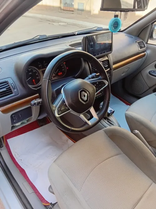 Renault Clio 2 1998 Initial