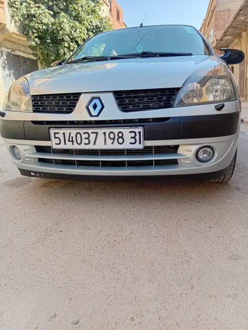 Renault Clio 2 1998 Initial