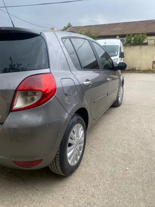 Renault Clio 3 2011 Night and Day