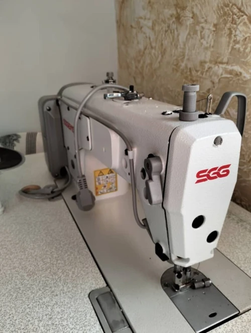 Machine a coudre industrielle 