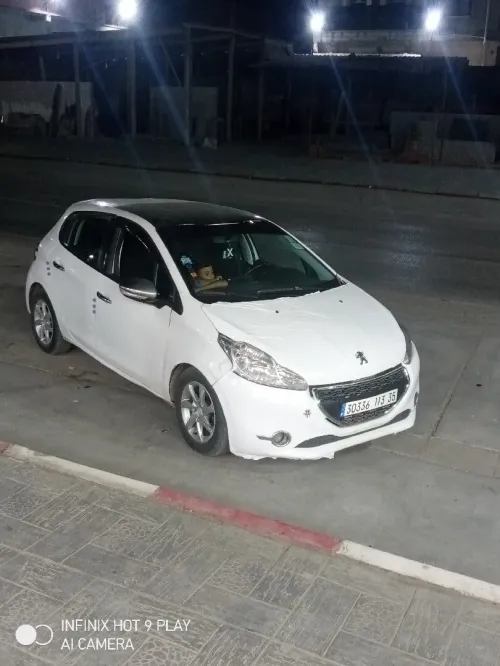 Peugeot 208 2013 Voile فوال