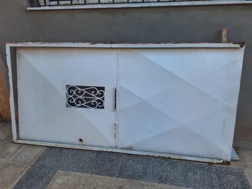 Porte métallique 