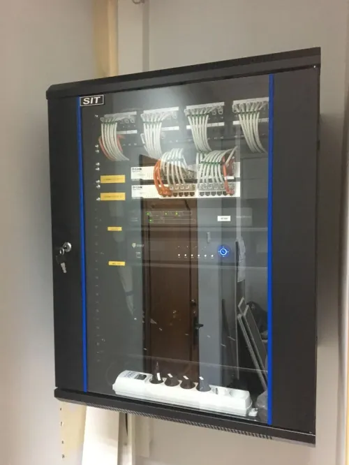 Installation Réseaux Informatiques & Pose et soudure Fibre Optique (Entreprises & Particuliers)