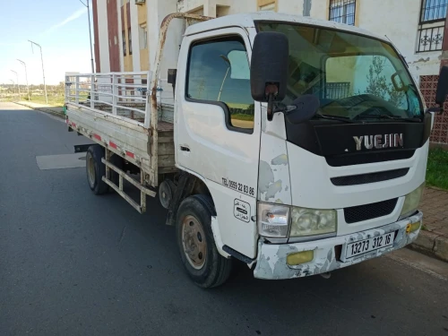 Location très belle camion avec chauffeur.