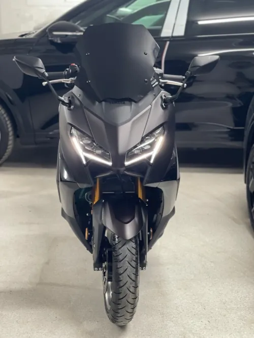 Yamaha Tmax Tech max Dark magma 2025