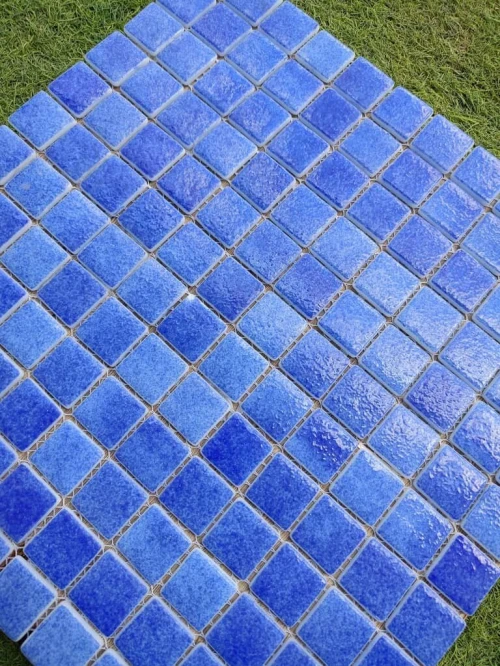 Revêtement pour piscine et sanitaires....