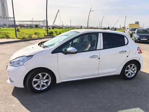 Peugeot 208 2015 208