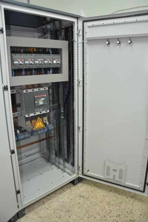 Montage et câblage des Armoires électriques 
