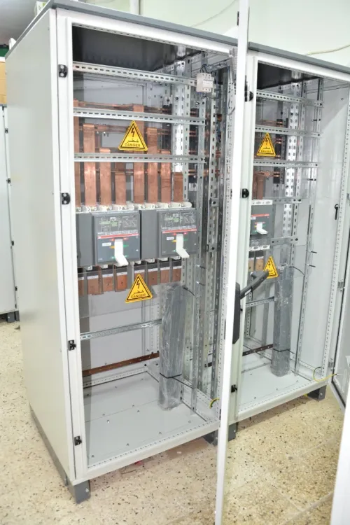Montage et câblage des Armoires électriques 