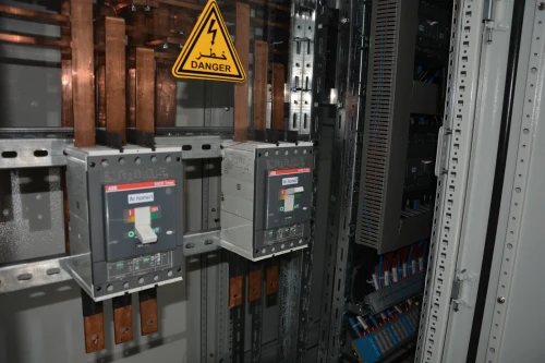 Montage et câblage des Armoires électriques 