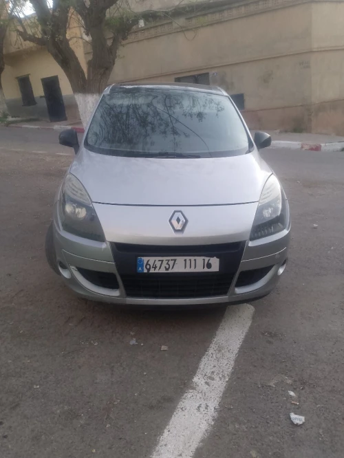 Renault Scenic 2011 Bosse