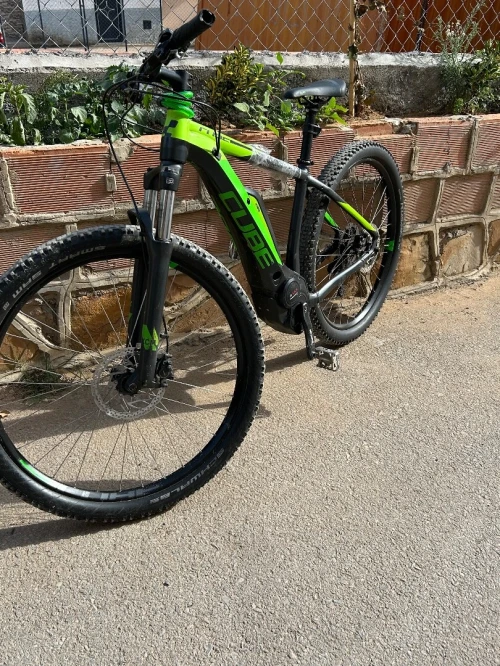 Vélo Cube réaction pro