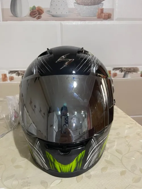 Casque de moto  scorpion exo  la taille S