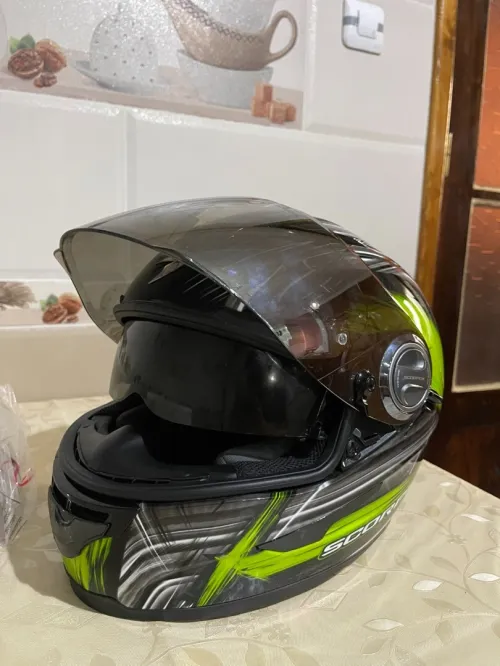 Casque de moto  scorpion exo  la taille S