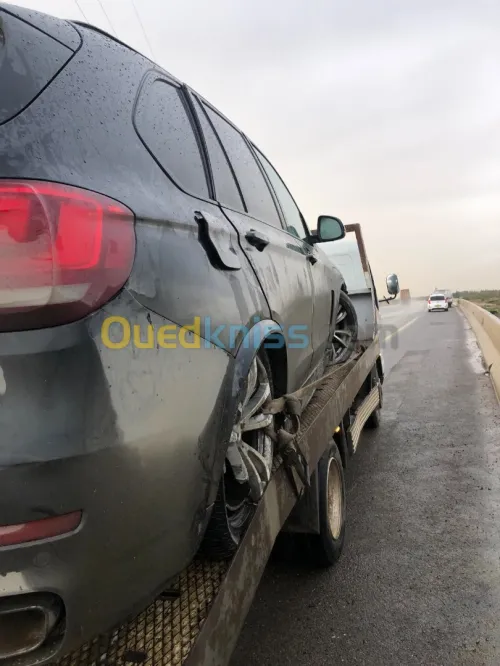 Vend pièces détachées pour BMW  X5 F15 année  2015
