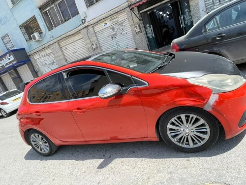 Peugeot 208 2015 Allure Facelift