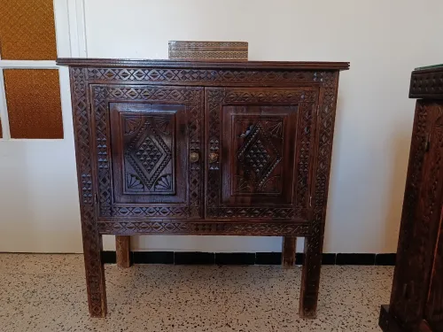 -Ensemble de 3 meubles berbères en bois massif sculpté- Très bon état