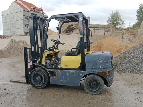Hyundai 3 ton hauteur 4 mettre 2002
