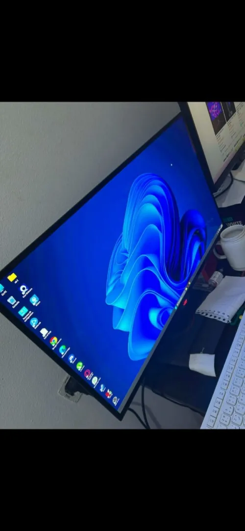 PC GAMER AMD RYZEN 7 9800X3D GPU ASROCK RX 9070XT RAM 32GB DDR5 6400MHZ + ECRAN ASUS 27" OLED 240HZ 1440p
