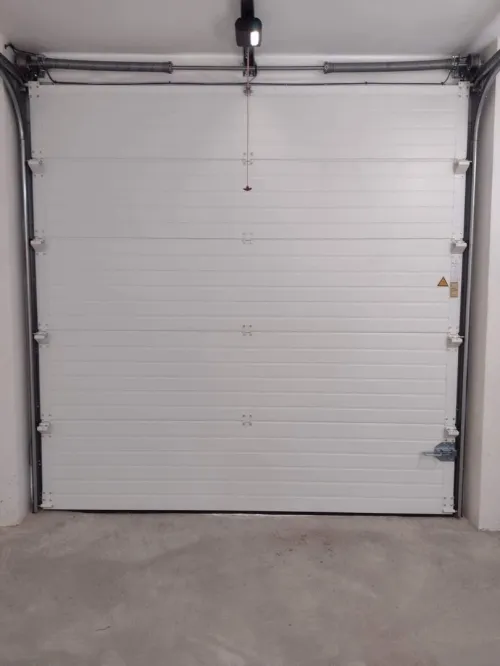 Porte sectionnelle / portail automatique