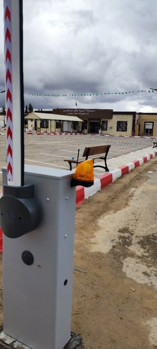 Barrière automatique / barrière électrique  /الحاجز التلقائي
