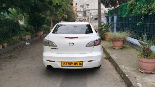 Mazda 3 box 2015 