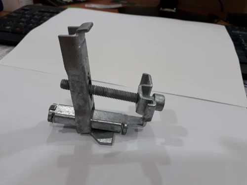 SYSTEMES DE FIXATION DES CAILLEBOTIS |AGRAFES FIXATION CAILLEBOTIS |ATTACHE CAILLEBOTIS