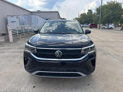 Volkswagen Taos 2024 SE Black 