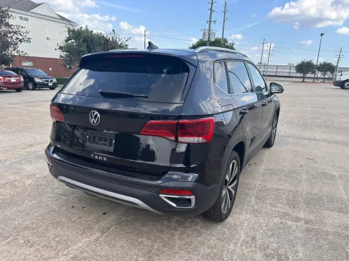 Volkswagen Taos 2024 SE Black 