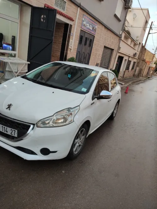 Peugeot 208 2014 Silver Line