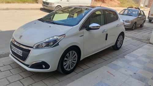Peugeot 208 2020 Allure Facelift