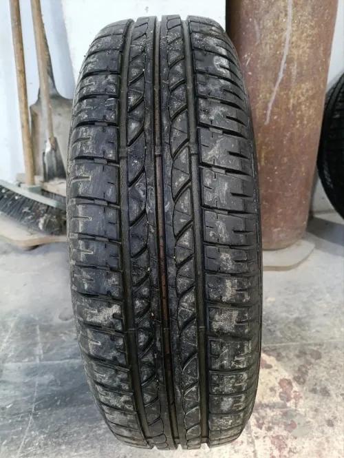 un pneu Bridgestone 175/70R14